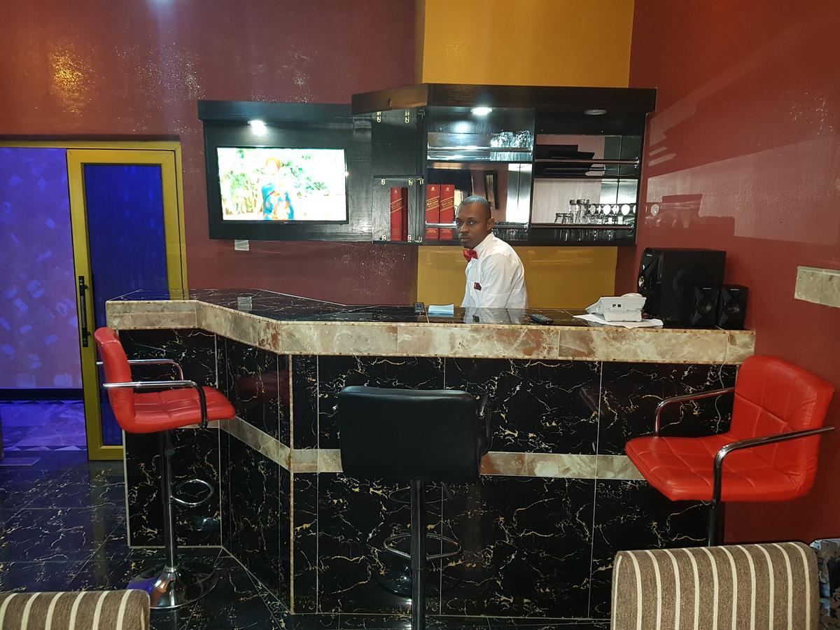 The Resident Hotel Owerri Ngoại thất bức ảnh