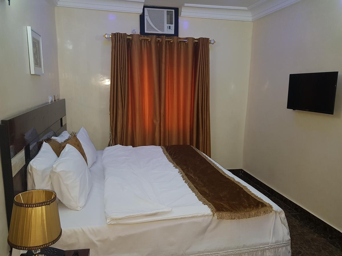 The Resident Hotel Owerri Ngoại thất bức ảnh