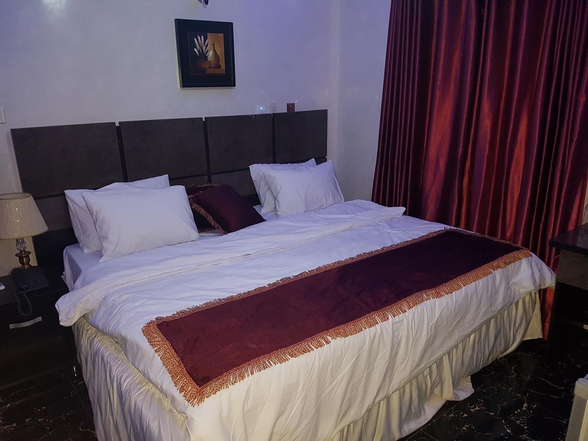 The Resident Hotel Owerri Ngoại thất bức ảnh